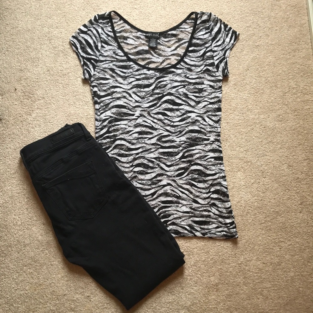 All Over Lace Zebra Tee🦓